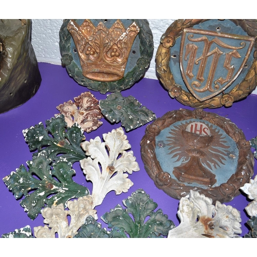 199 - A collection of 19th century or earlier religious plaster plaques and foliage