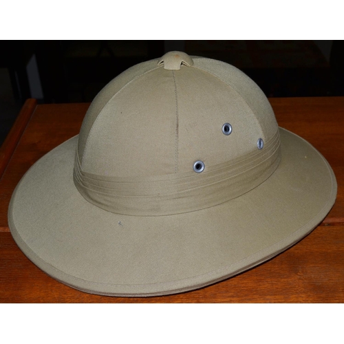 206 - A vintage pith helmet