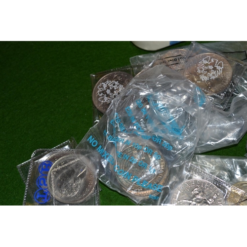 354a - A large collection of assorted coins and banknotes to include a 1900 silver crown and £2 coins etc