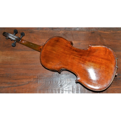 287 - A good quality antique violin with a one piece back - cased and bow