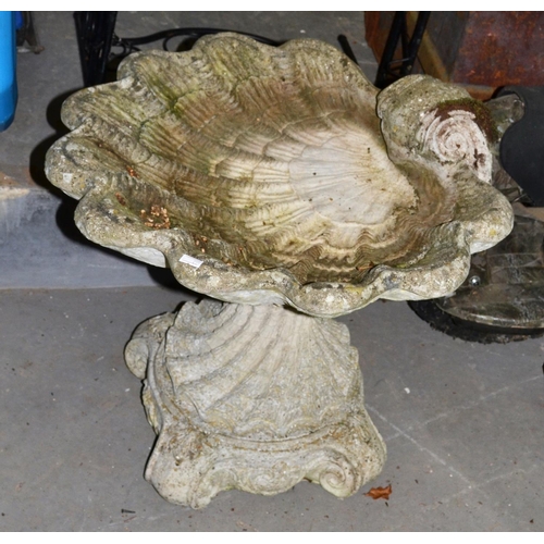 106 - Shell shaped bird bath