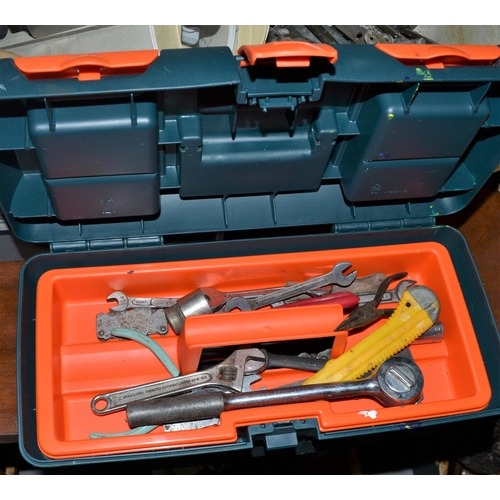 202 - Toolbox and tools