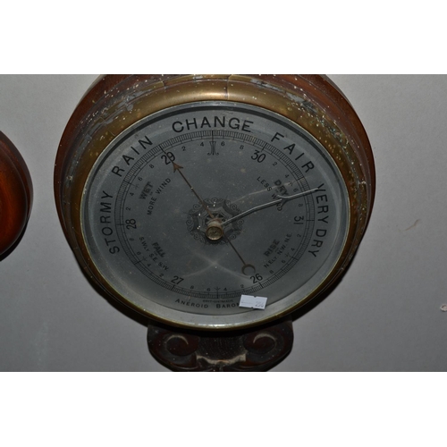 282 - An early 20th century banjo wall barometer