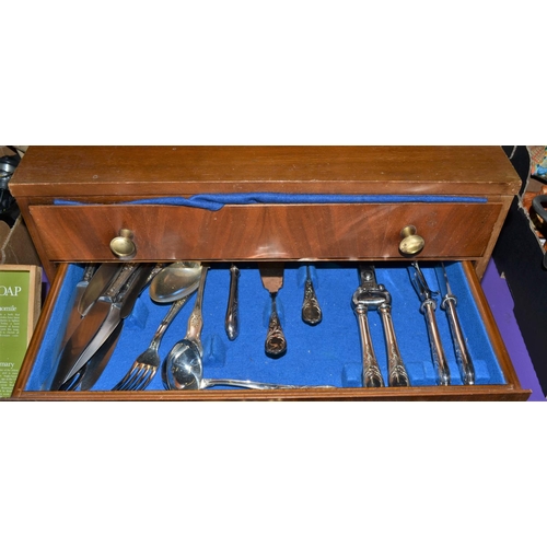 313 - An extensive boxed vintage cutlery set