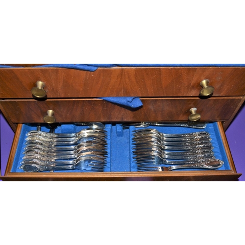 313 - An extensive boxed vintage cutlery set