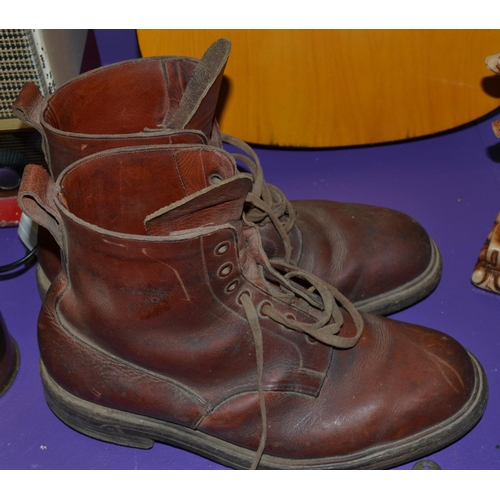 329 - A pair of vintage studded leather boots c.1930 - approx size 9