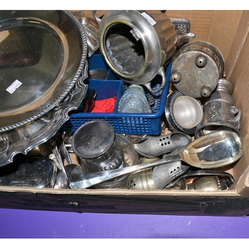 334 - Box of misc metalware etc