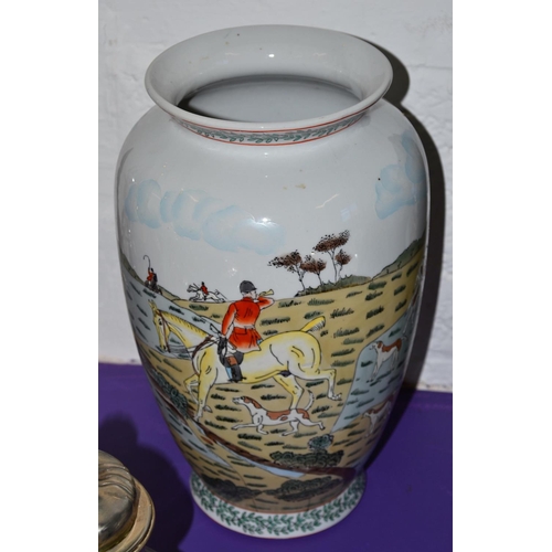 391 - Vintage vase decorated with a hunting scene