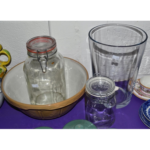 441 - A vintage mixing bowl and 3 glass items