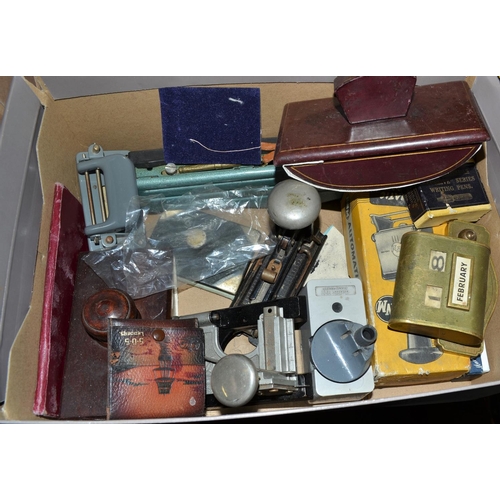 491 - Large quantity of vintage stationery items etc