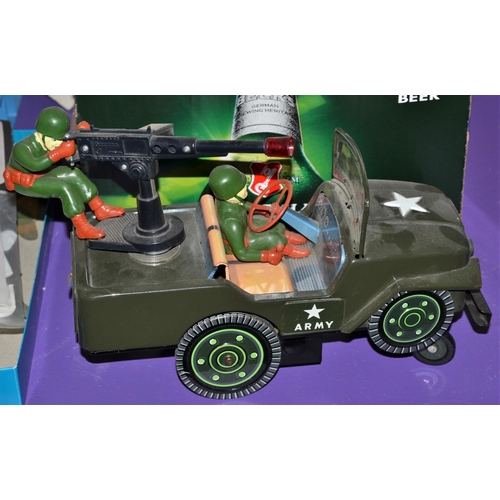 498 - Vintage Japanese tin plate Army Jeep and gunners by Modern Toys