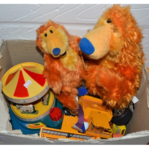 513 - Box of vintage toys and games