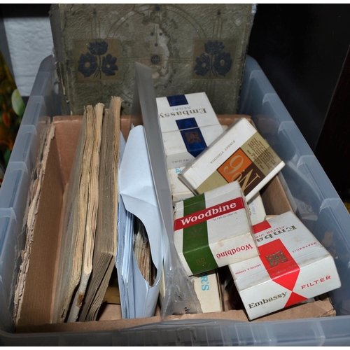 537 - A quantity of cigarette cards and tea cards