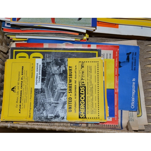 551 - A large collection of Oxford United football programmes - mostly 1960's and 70's