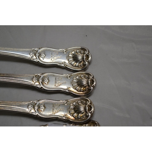 647 - 6 silver forks and an unusual serving spoon - 4 forks and spoon - London 1828 by William Chawner II ... 