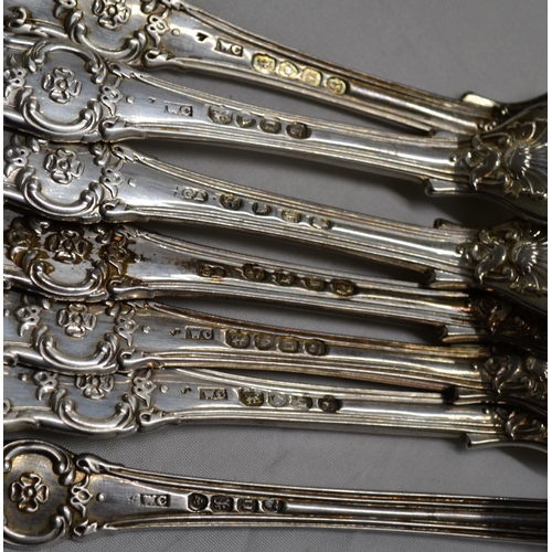 647 - 6 silver forks and an unusual serving spoon - 4 forks and spoon - London 1828 by William Chawner II ... 