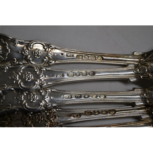 647 - 6 silver forks and an unusual serving spoon - 4 forks and spoon - London 1828 by William Chawner II ... 