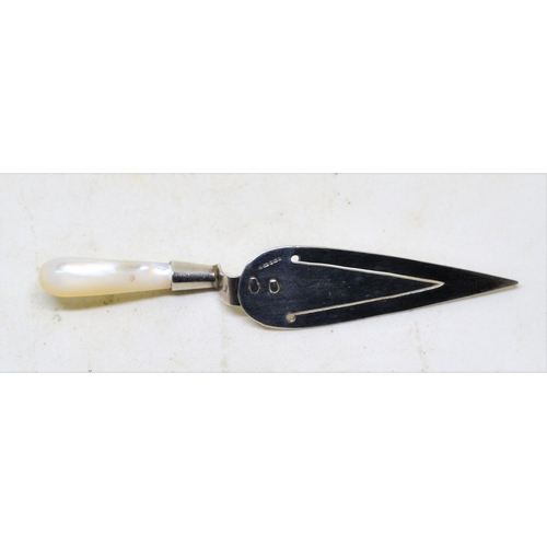 663 - 925 marked silver trowel bookmark with Mother of Pearl handle