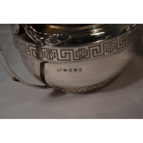 700 - A George III silver cream jug and sugar bowl - London 1805 by John Emes - 590g approx