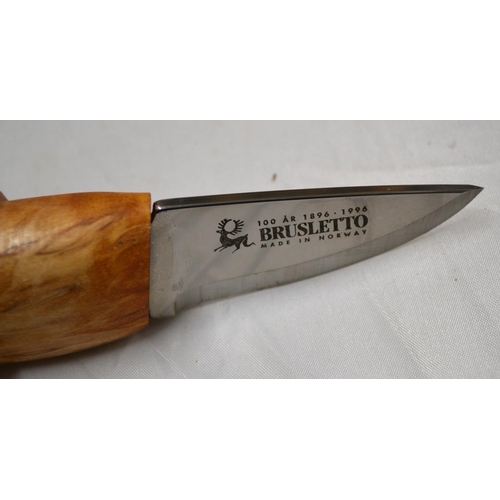 733 - Brusletto hunting knife with wooden handle