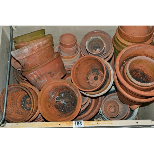 186 - Large qty of clay plant pots