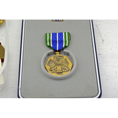 324 - A qty of American medals to include one cased