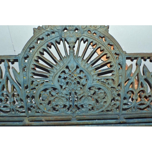 138 - A cast iron 2 seater garden bench in the Coalbrookdale 