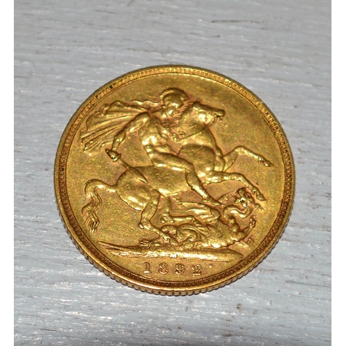 558 - A Victorian St George full gold sovereign coin - 1892 Melbourne mint with jubilee head - large 2