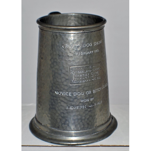 636 - A rare 1955 pewter tankard given as a prize by Crufts Dog Show - German Shorthaired Pointer