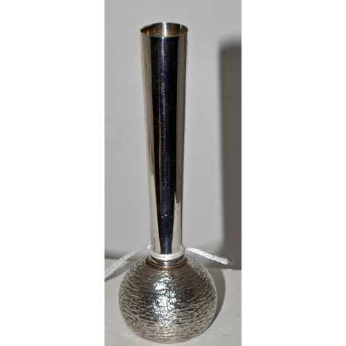 644 - A retro silver bud vase - Birmingham 1973 by Deakin & Francis