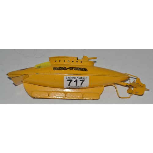 717 - A vintage Unda Wunda yellow toy submarine by Sutcliffe Models