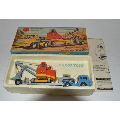 719 - Corgi Gift Set 27 GS27 Machinery Carrier & Priestman Cub Shovel