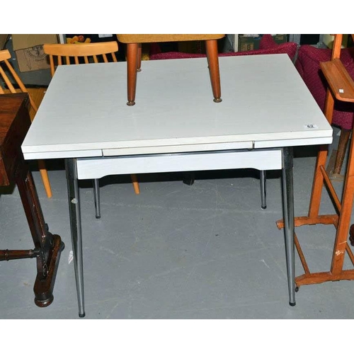 62 - An unusual French retro extending table