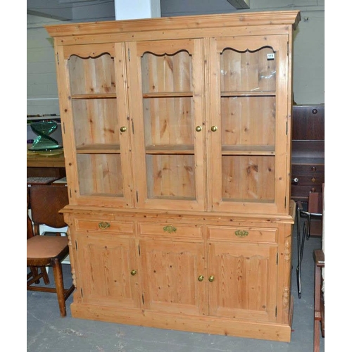 119 - Pine dresser