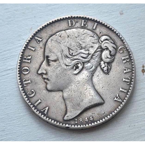 535 - A Victorian 1844 silver crown coin with Cinquefoil stops