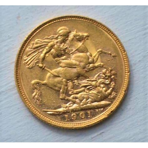 537 - A Victorian 1901 22ct gold full sovereign coin