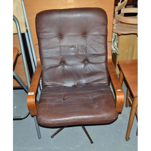 93 - Retro armchair