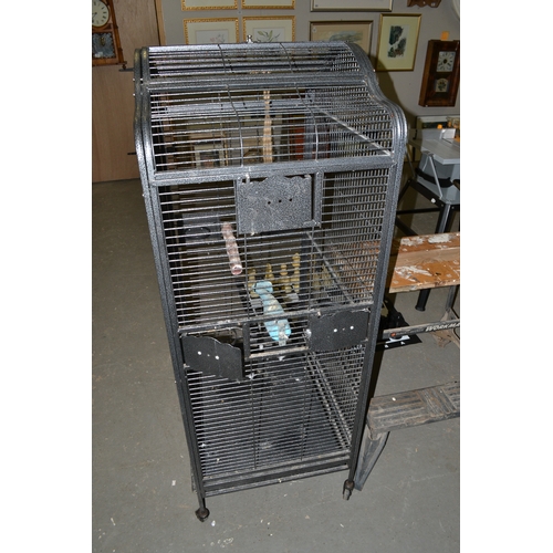 100a - Large metal parrot cage