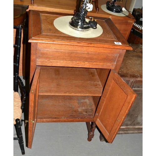 64 - Oak cupboard with lid