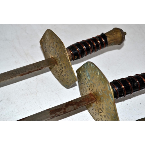 961 - 2 swords