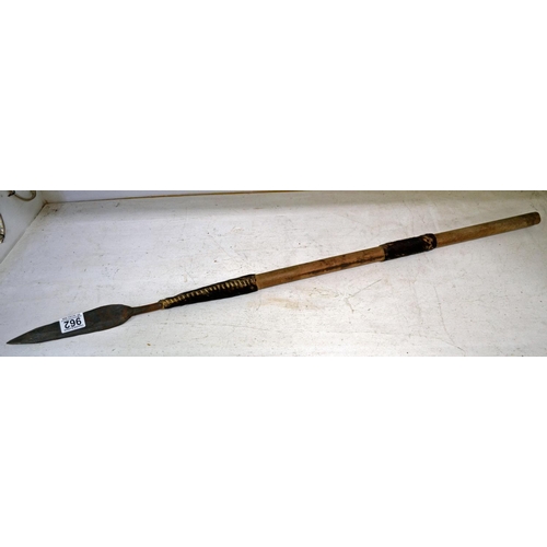 962 - Zulu type spear