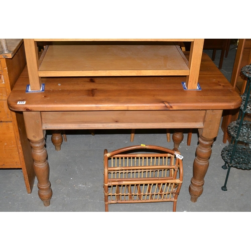 177 - Small pine kitchen table