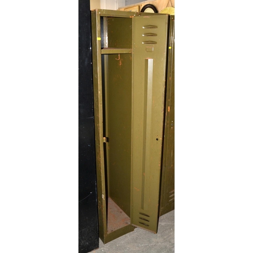 226 - Vintage green painted metal locker 3/3