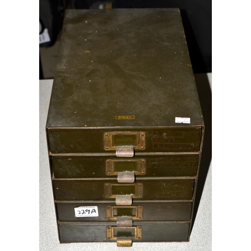 229A - A vintage industrial Roneo Vickers metal desktop filing cabinet .