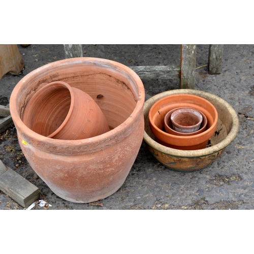 378 - Qty of terracotta pots