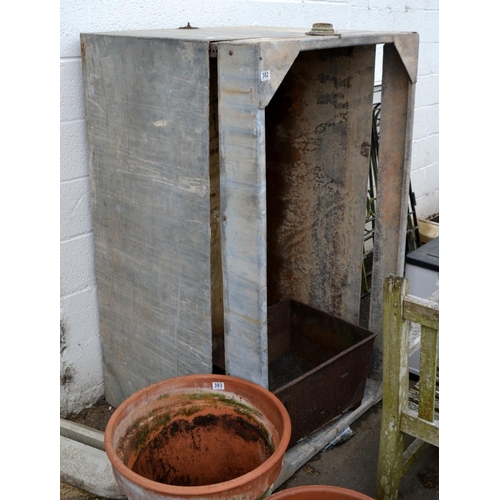 382 - A large galvanised tank - large planter