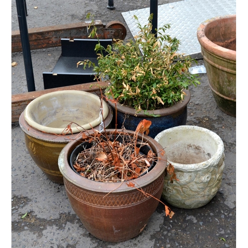 389 - Qty of garden pots (5)