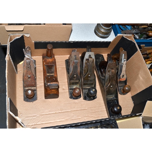 510 - 6 assorted wood planes - Stanley etc