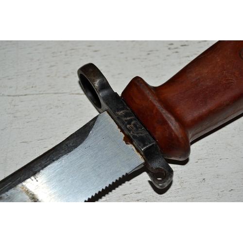 555 - A vintage wire cutter bayonet and scabbard