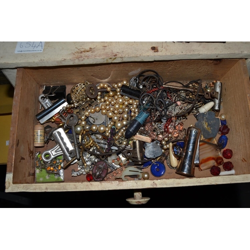 654a - A vintage 3 drawer miniature chest containing a large qty of jewellery makers items etc